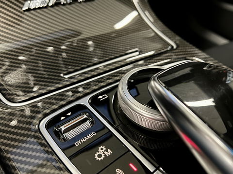 Mercedes-Benz C-Klasse AMG 63 | 19" Lichtmetaal | Camera | LED | Leder | Cruise Control | Airconditioning | Parkeersensoren | Bluetooth | Elektrische Stoelen |