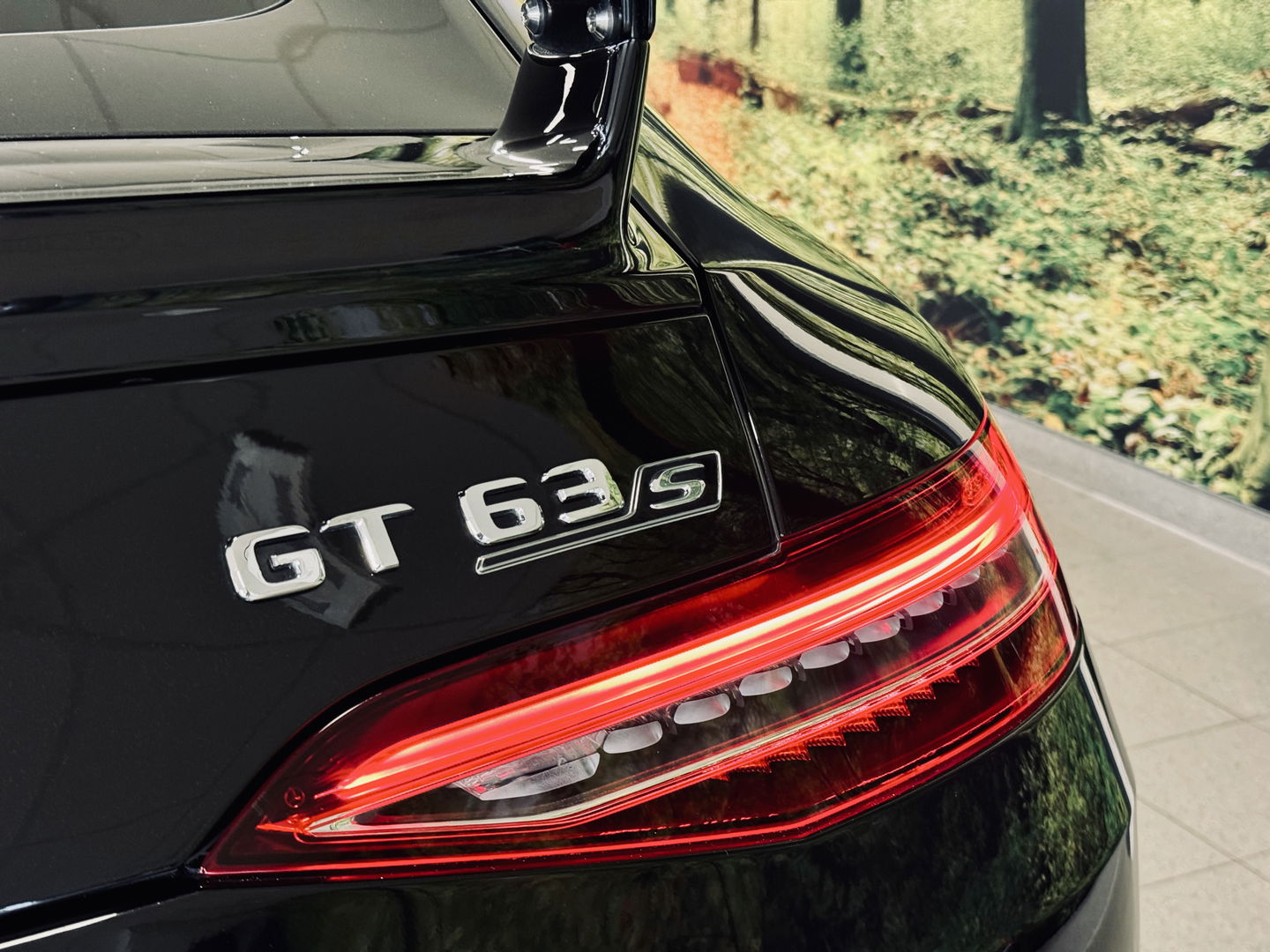 Mercedes-Benz AMG GT 4-Door Coupe 63 S 4MATIC+ Premium Plus | 640 PK! | 5 Persoons | Schuif/Kantel Dak | Performance Stoelen | AMG Dynamic Plus Package | AMG Aerodynamics Package |
