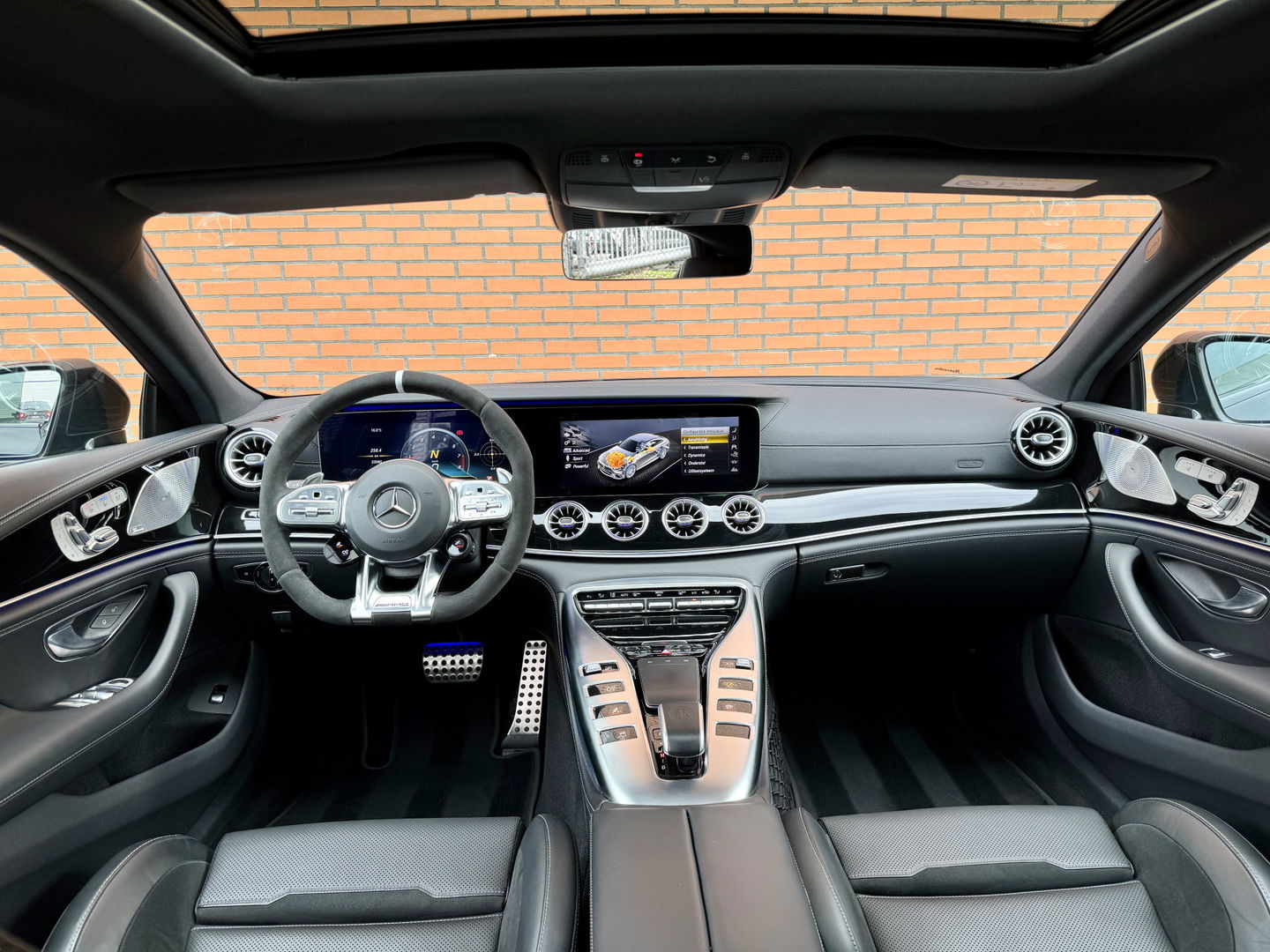 Mercedes-Benz AMG GT 4-Door Coupe 63 S 4MATIC+ Premium Plus | 640 PK! | 5 Persoons | Schuif/Kantel Dak | Performance Stoelen | AMG Dynamic Plus Package | AMG Aerodynamics Package |