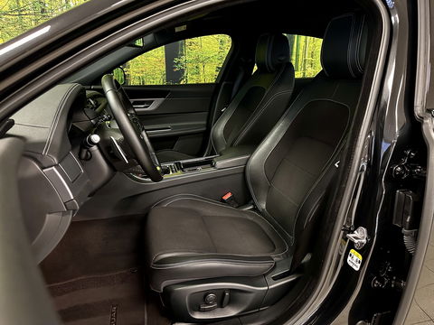 Jaguar XF 2.0 Prestige | Cruise Control | Achteruitrijcamera | Stoelverwarming | Parkeersensoren | Elektrische Stoelen |