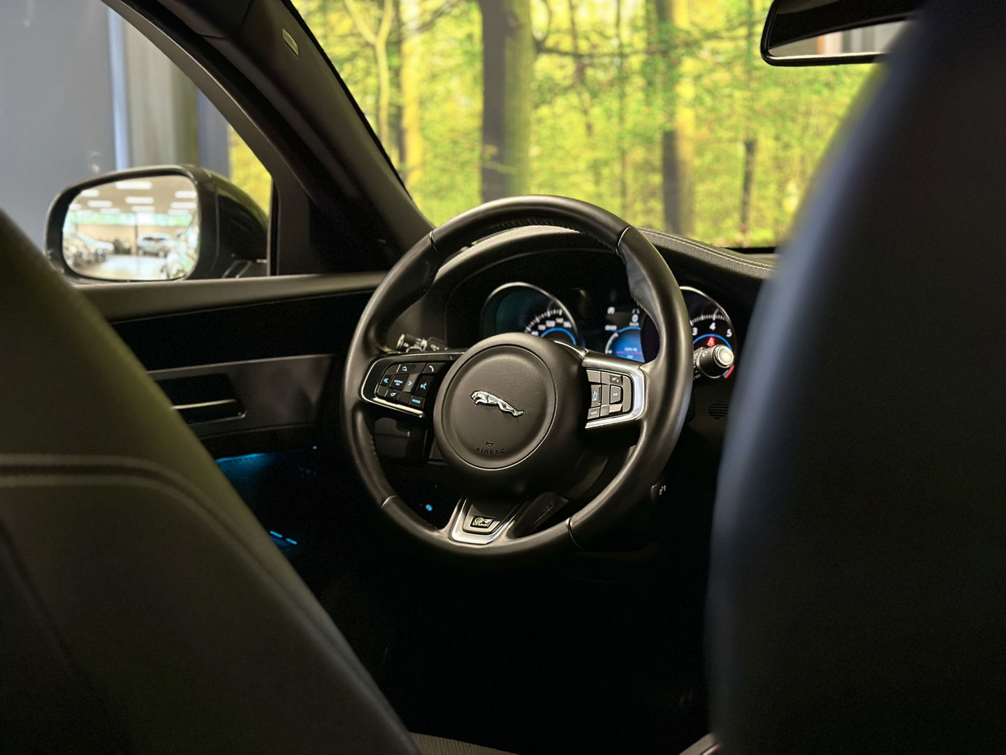 Jaguar XF 2.0 Prestige | Cruise Control | Achteruitrijcamera | Stoelverwarming | Parkeersensoren | Elektrische Stoelen |