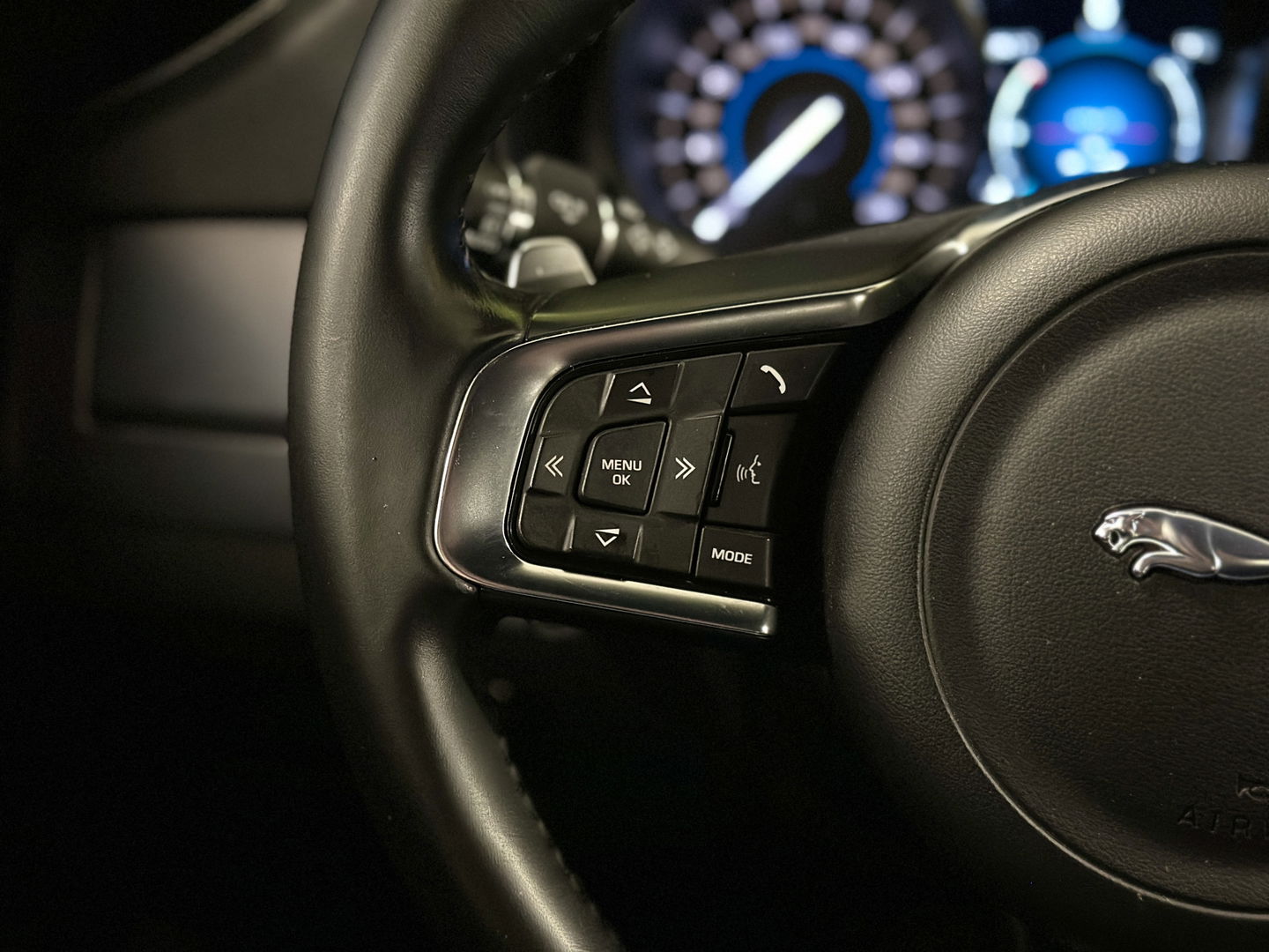 Jaguar XF 2.0 Prestige | Cruise Control | Achteruitrijcamera | Stoelverwarming | Parkeersensoren | Elektrische Stoelen |
