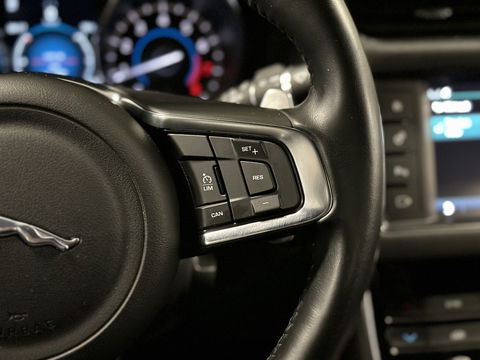 Jaguar XF 2.0 Prestige | Cruise Control | Achteruitrijcamera | Stoelverwarming | Parkeersensoren | Elektrische Stoelen |