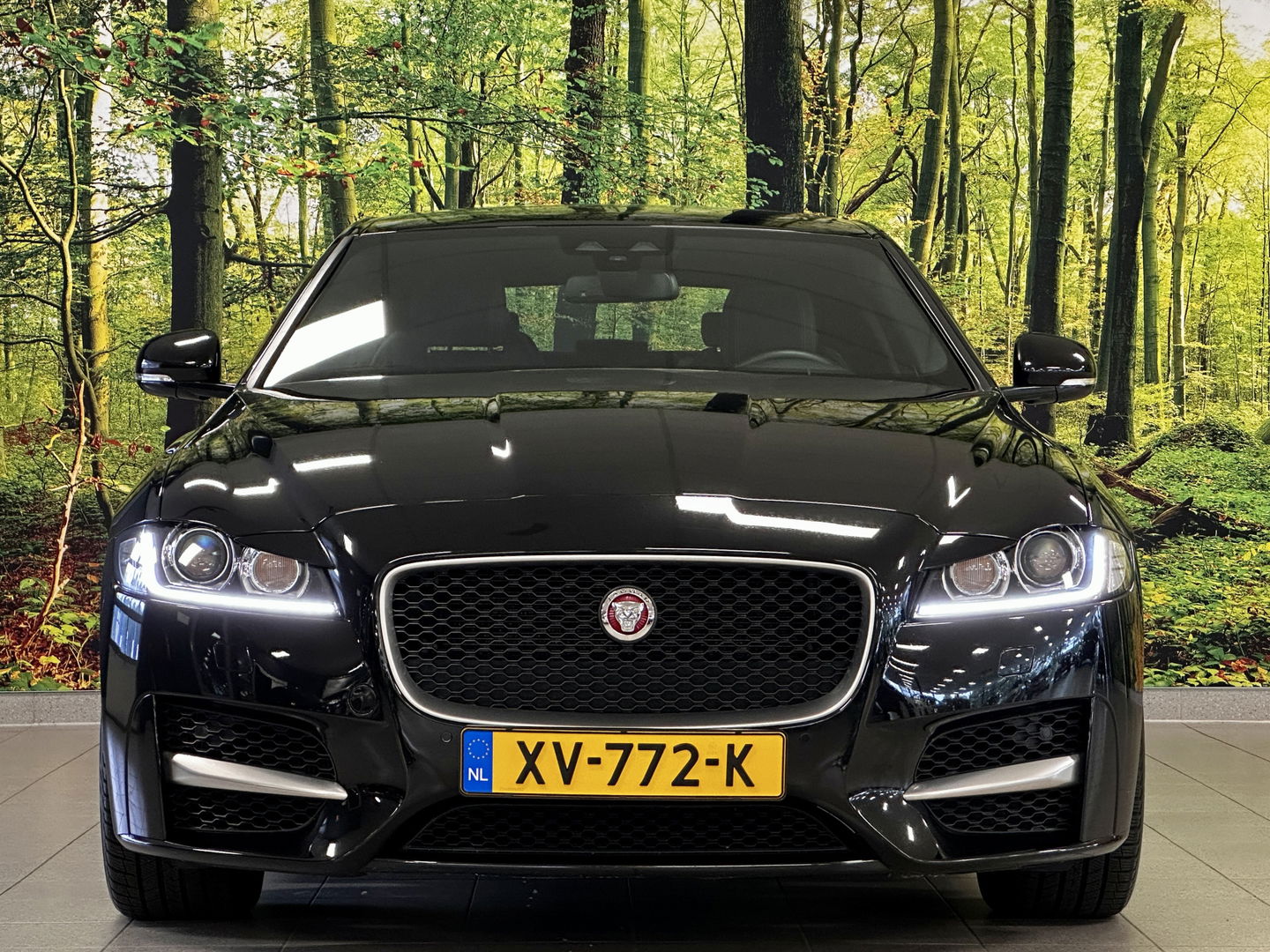 Jaguar XF 2.0 Prestige | Cruise Control | Achteruitrijcamera | Stoelverwarming | Parkeersensoren | Elektrische Stoelen |