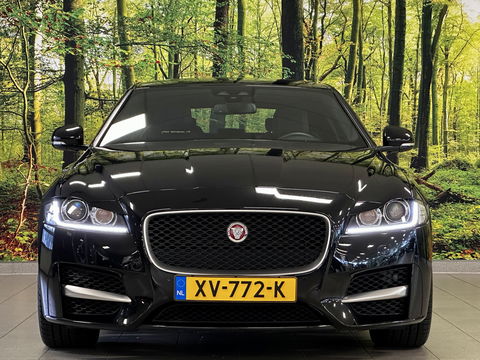 Jaguar XF 2.0 Prestige | Cruise Control | Achteruitrijcamera | Stoelverwarming | Parkeersensoren | Elektrische Stoelen |