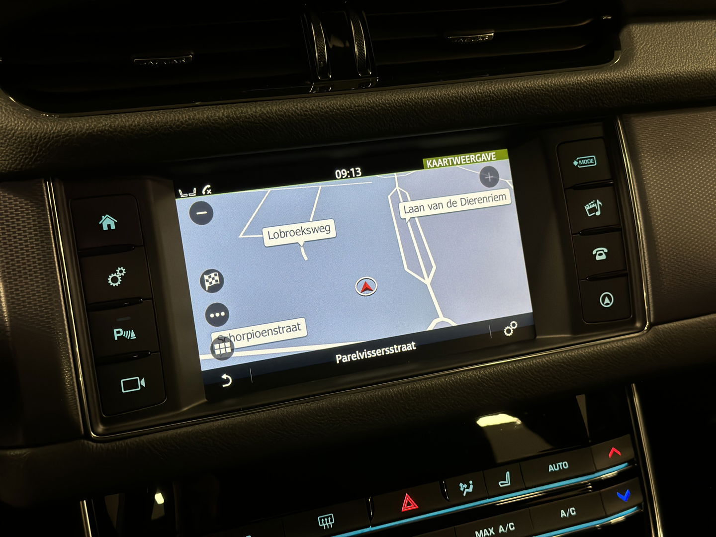 Jaguar XF 2.0 Prestige | Cruise Control | Achteruitrijcamera | Stoelverwarming | Parkeersensoren | Elektrische Stoelen |