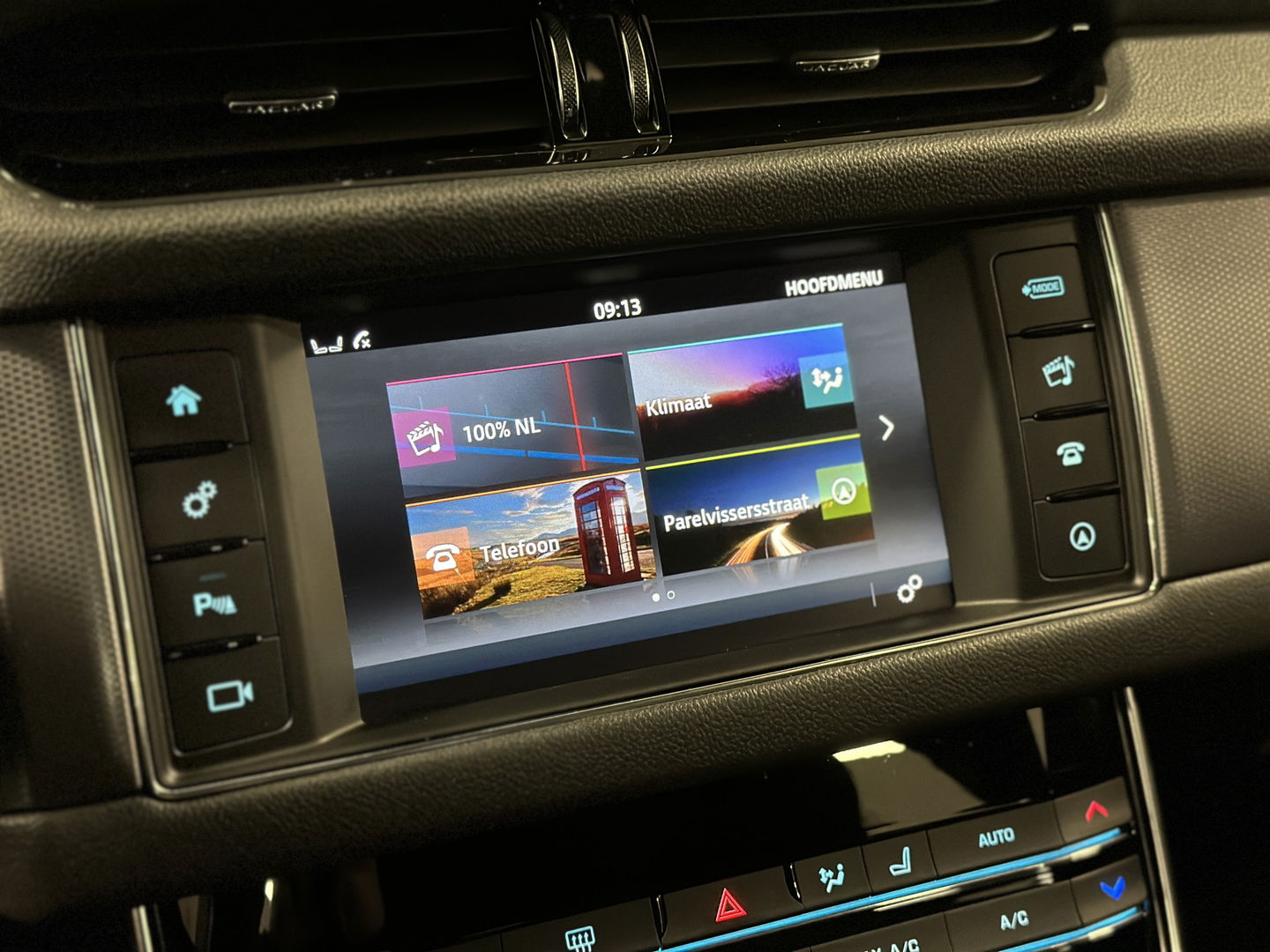 Jaguar XF 2.0 Prestige | Cruise Control | Achteruitrijcamera | Stoelverwarming | Parkeersensoren | Elektrische Stoelen |