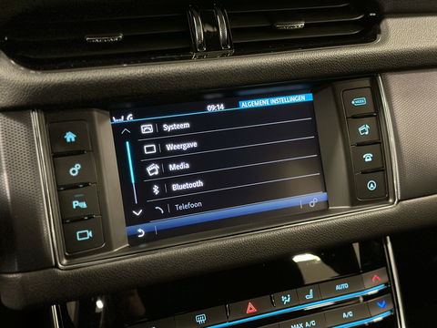 Jaguar XF 2.0 Prestige | Cruise Control | Achteruitrijcamera | Stoelverwarming | Parkeersensoren | Elektrische Stoelen |