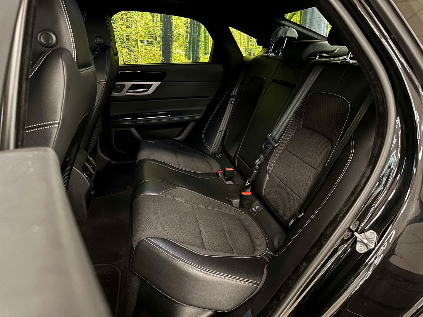 Jaguar XF 2.0 Prestige | Cruise Control | Achteruitrijcamera | Stoelverwarming | Parkeersensoren | Elektrische Stoelen |
