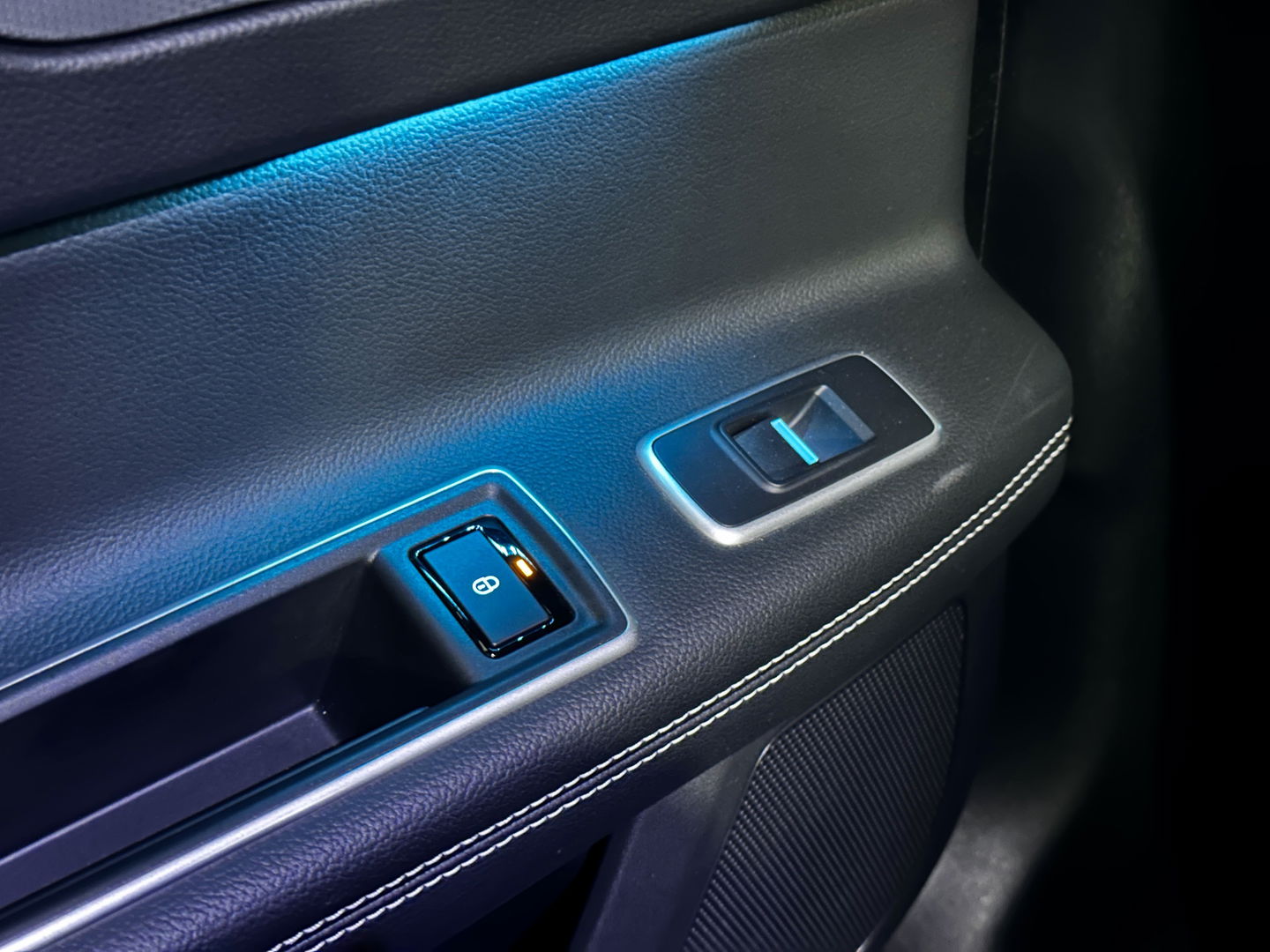 Jaguar XF 2.0 Prestige | Cruise Control | Achteruitrijcamera | Stoelverwarming | Parkeersensoren | Elektrische Stoelen |