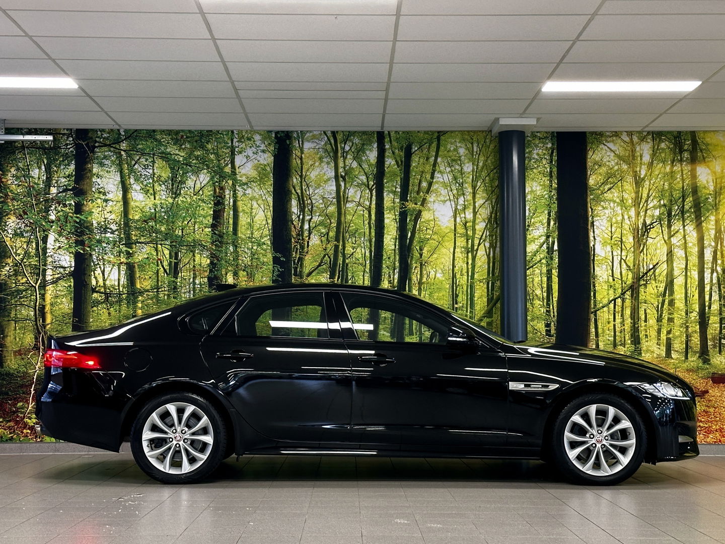 Jaguar XF 2.0 Prestige | Cruise Control | Achteruitrijcamera | Stoelverwarming | Parkeersensoren | Elektrische Stoelen |