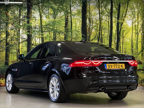 Jaguar XF 2.0 Prestige | Cruise Control | Achteruitrijcamera | Stoelverwarming | Parkeersensoren | Elektrische Stoelen |