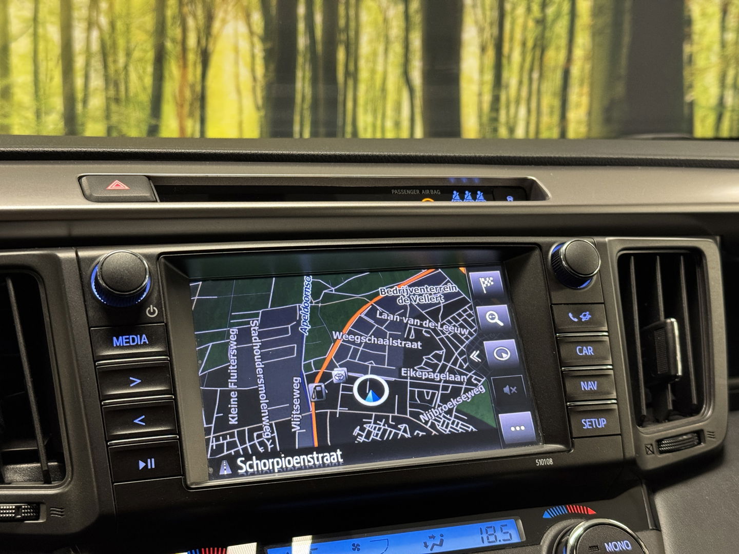 Toyota RAV4 2.5 Hybrid Executive Business | Elektrische Bestuurdersstoel | Cruise Control | Achteruitrijcamera | Parkeersensoren | Keyless | Elektrische Achterklep | Bluetooth | Navigatie |