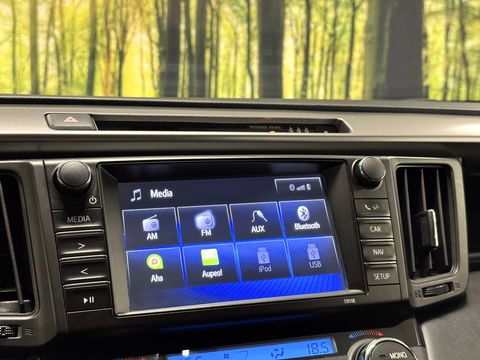 Toyota RAV4 2.5 Hybrid Executive Business | Elektrische Bestuurdersstoel | Cruise Control | Achteruitrijcamera | Parkeersensoren | Keyless | Elektrische Achterklep | Bluetooth | Navigatie |