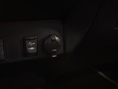 Toyota RAV4 2.5 Hybrid Executive Business | Elektrische Bestuurdersstoel | Cruise Control | Achteruitrijcamera | Parkeersensoren | Keyless | Elektrische Achterklep | Bluetooth | Navigatie |