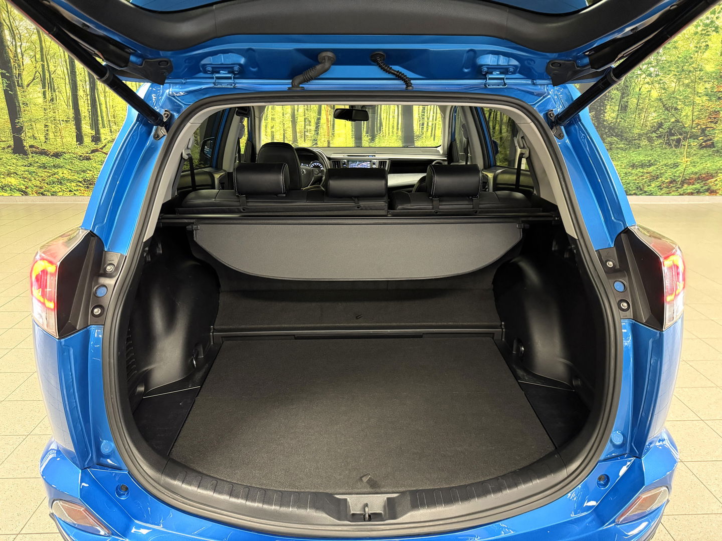 Toyota RAV4 2.5 Hybrid Executive Business | Elektrische Bestuurdersstoel | Cruise Control | Achteruitrijcamera | Parkeersensoren | Keyless | Elektrische Achterklep | Bluetooth | Navigatie |