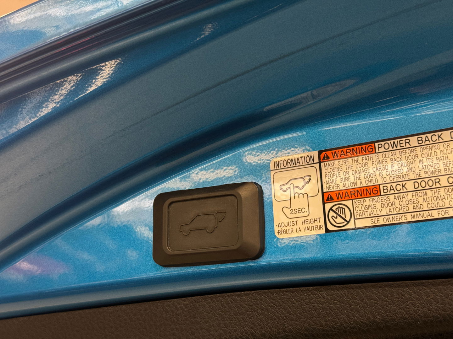 Toyota RAV4 2.5 Hybrid Executive Business | Elektrische Bestuurdersstoel | Cruise Control | Achteruitrijcamera | Parkeersensoren | Keyless | Elektrische Achterklep | Bluetooth | Navigatie |