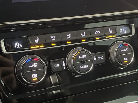 Volkswagen GOLF Variant 1.5 TSI Highline Business | Automaat! | Massagestoel | Apple Carplay | Android Auto | Navigatie | Stoelverwarming | Led | Adaptieve Cruise Control | Isofix | Parkeersensoren |