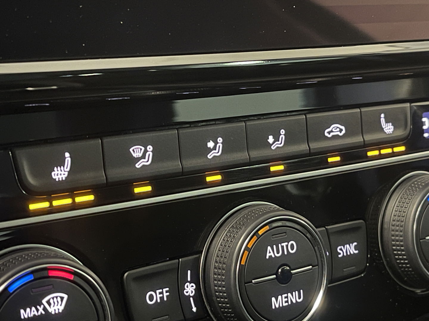 Volkswagen GOLF Variant 1.5 TSI Highline Business | Automaat! | Massagestoel | Apple Carplay | Android Auto | Navigatie | Stoelverwarming | Led | Adaptieve Cruise Control | Isofix | Parkeersensoren |