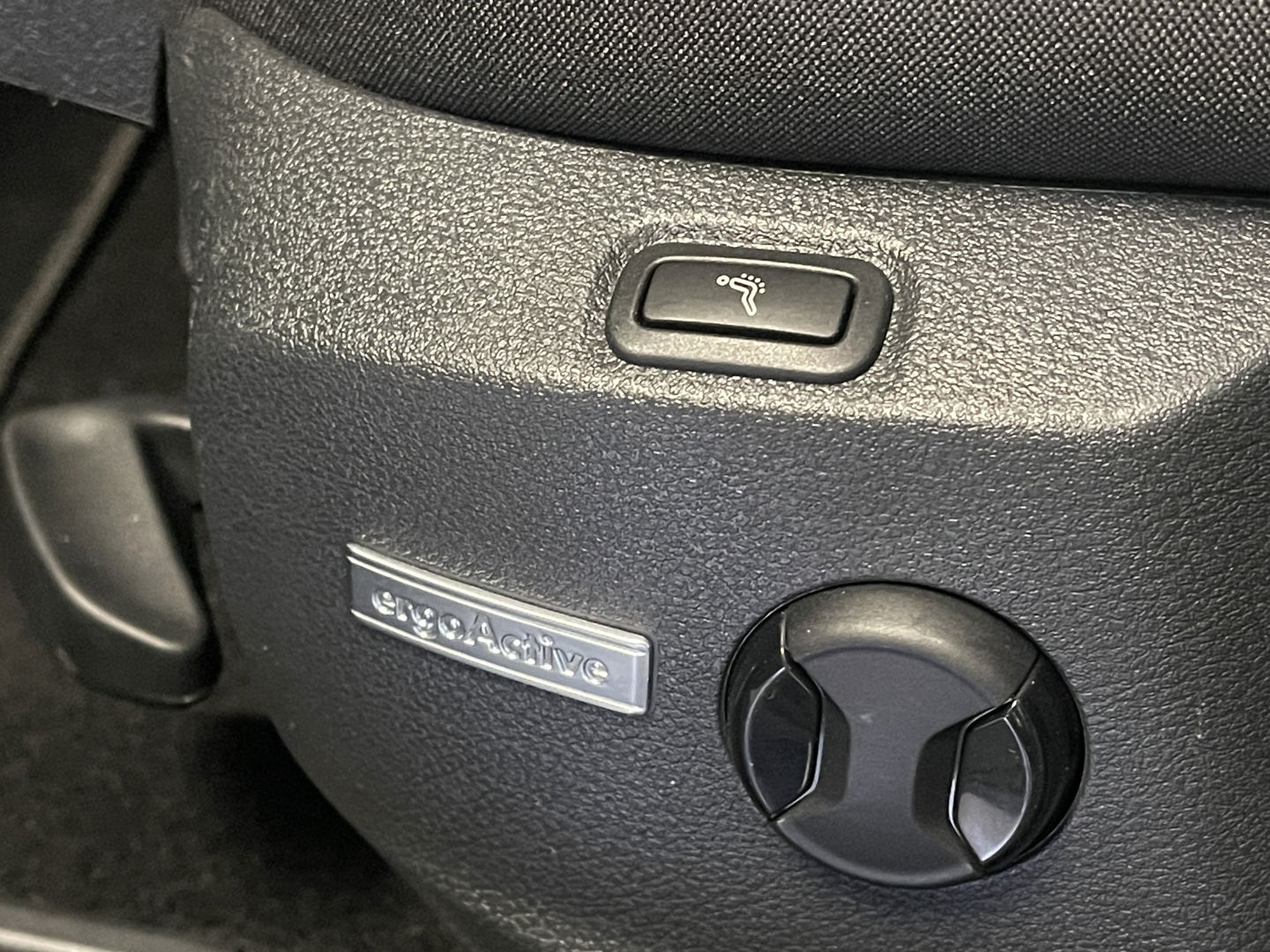 Volkswagen GOLF Variant 1.5 TSI Highline Business | Automaat! | Massagestoel | Apple Carplay | Android Auto | Navigatie | Stoelverwarming | Led | Adaptieve Cruise Control | Isofix | Parkeersensoren |