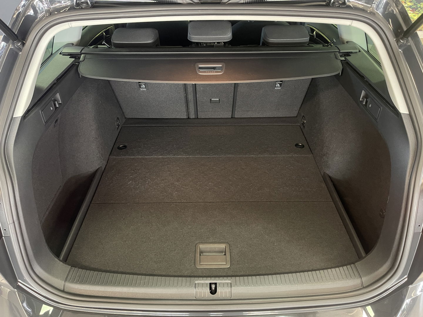 Volkswagen GOLF Variant 1.5 TSI Highline Business | Automaat! | Massagestoel | Apple Carplay | Android Auto | Navigatie | Stoelverwarming | Led | Adaptieve Cruise Control | Isofix | Parkeersensoren |