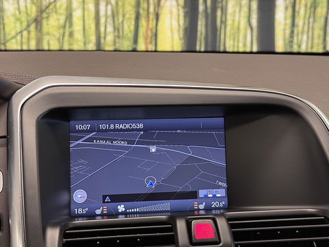 Volvo XC60 3.0 T6 AWD Summum | 305 PK! | 6 Cilinder | Panoramadak | Leder | Xenon | Navigatie | Elektrische Achterklep | Parkeersensoren | Cruise Control | Isofix | 18" Lichtmetaal |