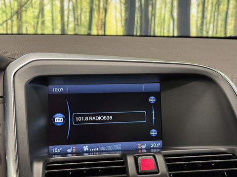 Volvo XC60 3.0 T6 AWD Summum | 305 PK! | 6 Cilinder | Panoramadak | Leder | Xenon | Navigatie | Elektrische Achterklep | Parkeersensoren | Cruise Control | Isofix | 18" Lichtmetaal |