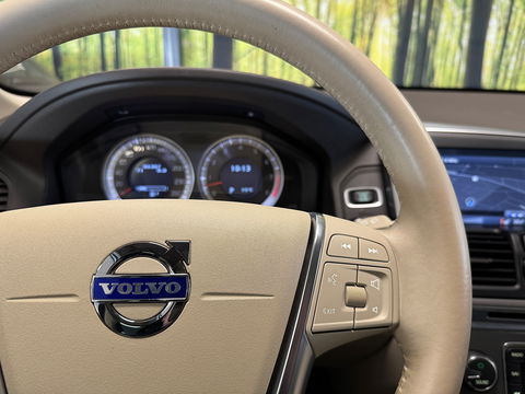 Volvo XC60 3.0 T6 AWD Summum | 305 PK! | 6 Cilinder | Panoramadak | Leder | Xenon | Navigatie | Elektrische Achterklep | Parkeersensoren | Cruise Control | Isofix | 18" Lichtmetaal |