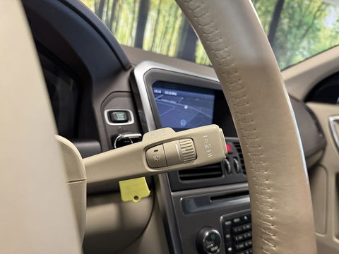 Volvo XC60 3.0 T6 AWD Summum | 305 PK! | 6 Cilinder | Panoramadak | Leder | Xenon | Navigatie | Elektrische Achterklep | Parkeersensoren | Cruise Control | Isofix | 18" Lichtmetaal |