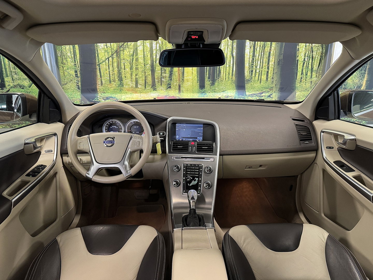 Volvo XC60 3.0 T6 AWD Summum | 305 PK! | 6 Cilinder | Panoramadak | Leder | Xenon | Navigatie | Elektrische Achterklep | Parkeersensoren | Cruise Control | Isofix | 18" Lichtmetaal |