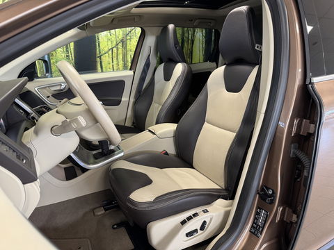 Volvo XC60 3.0 T6 AWD Summum | 305 PK! | 6 Cilinder | Panoramadak | Leder | Xenon | Navigatie | Elektrische Achterklep | Parkeersensoren | Cruise Control | Isofix | 18" Lichtmetaal |