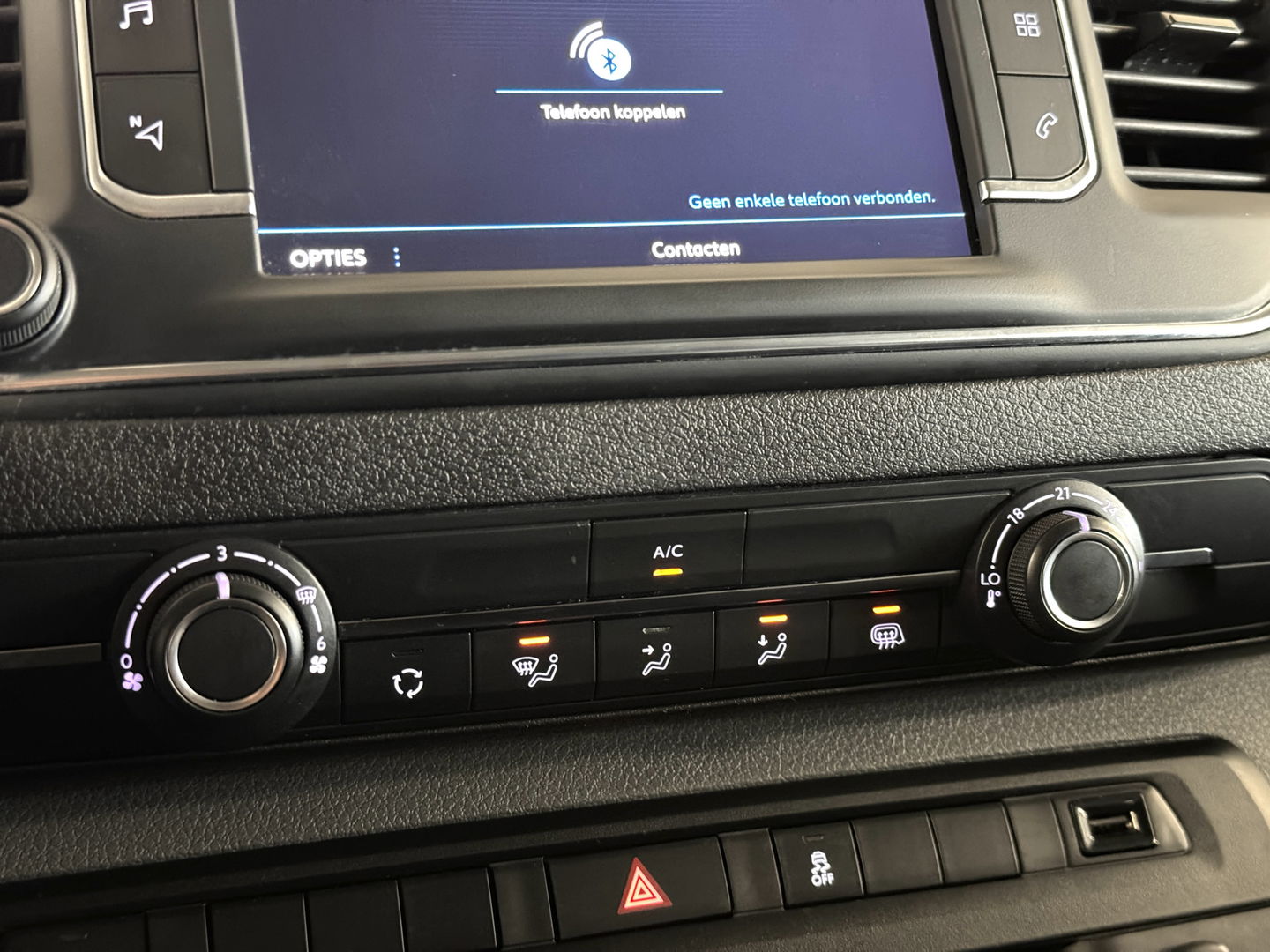 Peugeot Expert 231L 2.0 BlueHDI 120 DC Premium | 5 Persoons | Navigatie | Trekhaak | Apple Carplay | Android Auto | Cruise Control | Parkeersensoren Achter |