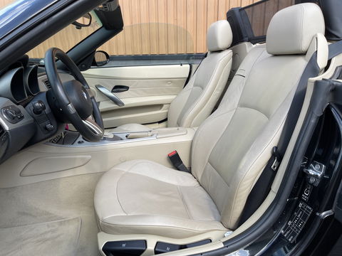 BMW Z4 Roadster 3.0i | Xenon | Airconditioning | Stoelverwarming | 18'' Lichtmetaal | Radio | Cruise Control |