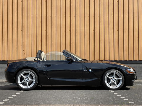 BMW Z4 Roadster 3.0i | Xenon | Airconditioning | Stoelverwarming | 18'' Lichtmetaal | Radio | Cruise Control |