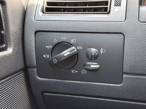 Ford Mondeo 1.8-16V Platinum | Handel/Export | Afneembare Trekhaak | Cruise Control | Parkeersensoren Achter | Stoelverwarming | Voorruit Verwarming | Lichtmetaal 16" |