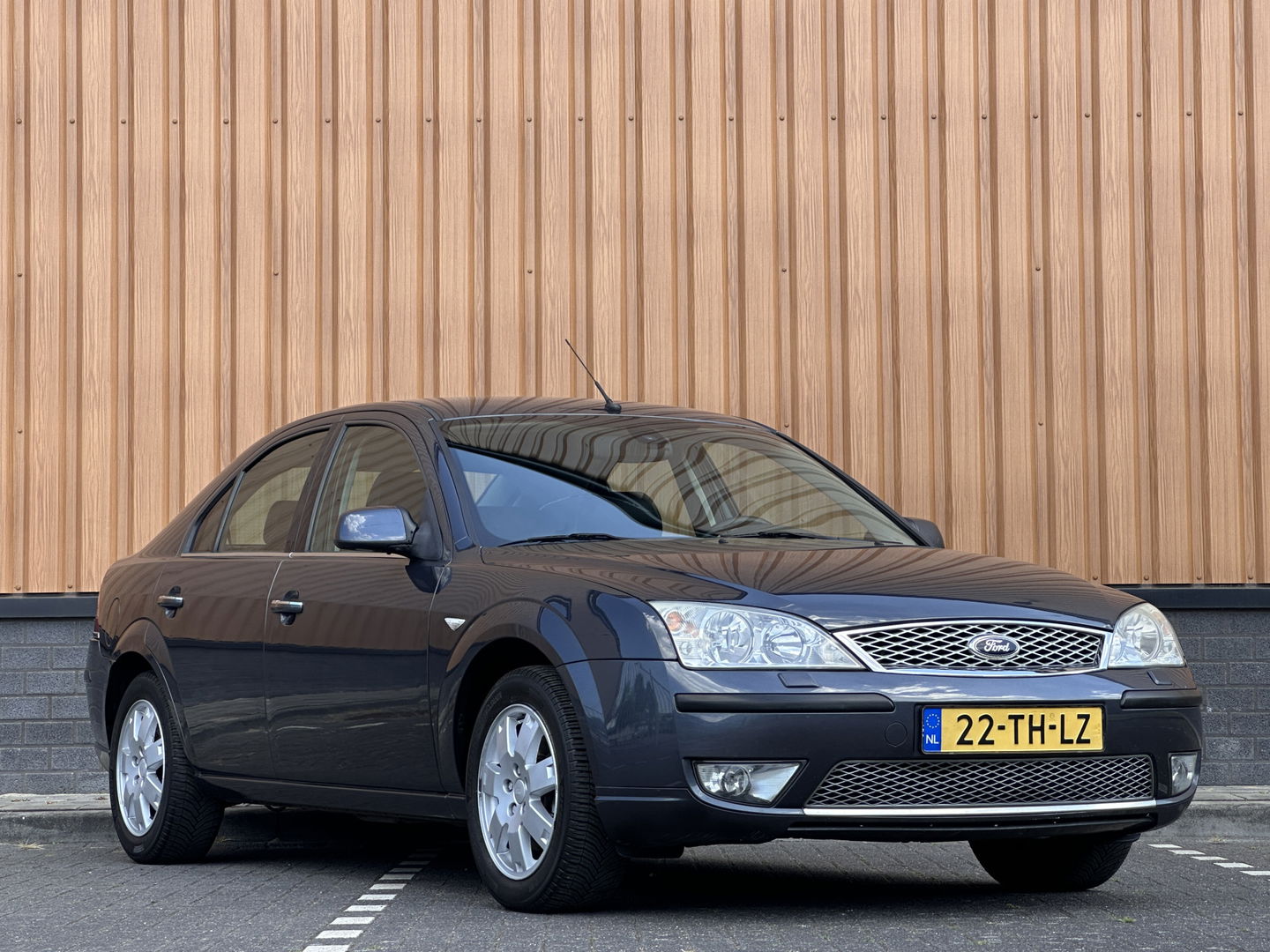 Ford Mondeo 1.8-16V Platinum | Handel/Export | Afneembare Trekhaak | Cruise Control | Parkeersensoren Achter | Stoelverwarming | Voorruit Verwarming | Lichtmetaal 16" |