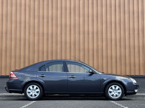 Ford Mondeo 1.8-16V Platinum | Handel/Export | Afneembare Trekhaak | Cruise Control | Parkeersensoren Achter | Stoelverwarming | Voorruit Verwarming | Lichtmetaal 16" |