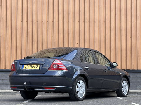 Ford Mondeo 1.8-16V Platinum | Handel/Export | Afneembare Trekhaak | Cruise Control | Parkeersensoren Achter | Stoelverwarming | Voorruit Verwarming | Lichtmetaal 16" |