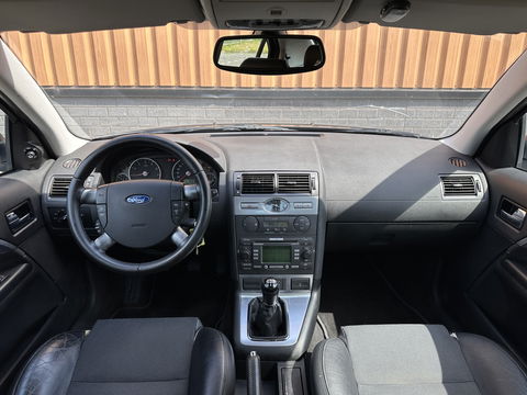 Ford Mondeo 1.8-16V Platinum | Handel/Export | Afneembare Trekhaak | Cruise Control | Parkeersensoren Achter | Stoelverwarming | Voorruit Verwarming | Lichtmetaal 16" |