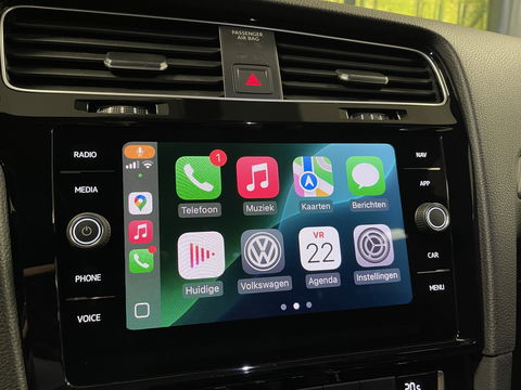 Volkswagen Golf 1.0 TSI Highline | Achteruitrijcamera | Adaptieve Cruise Control | Apple Carplay/Android Auto | Airconditioning | Parkeersensoren | DAB | Bluetooth |