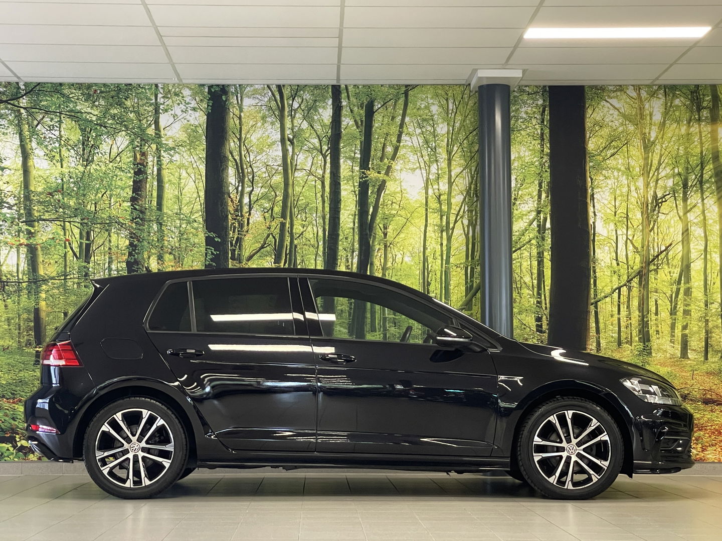Volkswagen Golf 1.0 TSI Highline | Achteruitrijcamera | Adaptieve Cruise Control | Apple Carplay/Android Auto | Airconditioning | Parkeersensoren | DAB | Bluetooth |