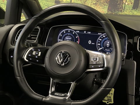 Volkswagen Golf 1.0 TSI Highline | Achteruitrijcamera | Adaptieve Cruise Control | Apple Carplay/Android Auto | Airconditioning | Parkeersensoren | DAB | Bluetooth |