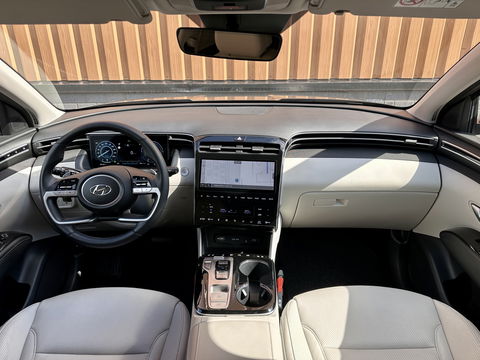 Hyundai Tucson 1.6 T-GDI PHEV Premium 4WD | Adaptive Cruise Control | Stoelverwarming/Verkoeling | KRELL | Stuurverwarming | Apple Carplay | Android Auto | 360 Camera | Elektrische Stoel + Memory | 19" Lichtmetaal