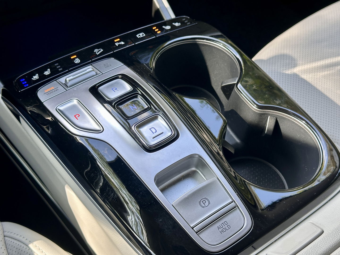 Hyundai Tucson 1.6 T-GDI PHEV Premium 4WD | Adaptive Cruise Control | Stoelverwarming/Verkoeling | KRELL | Stuurverwarming | Apple Carplay | Android Auto | 360 Camera | Elektrische Stoel + Memory | 19" Lichtmetaal