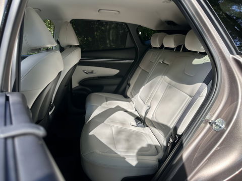 Hyundai Tucson 1.6 T-GDI PHEV Premium 4WD | Adaptive Cruise Control | Stoelverwarming/Verkoeling | KRELL | Stuurverwarming | Apple Carplay | Android Auto | 360 Camera | Elektrische Stoel + Memory | 19" Lichtmetaal