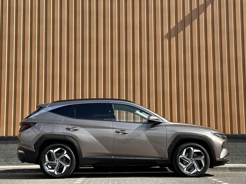 Hyundai Tucson 1.6 T-GDI PHEV Premium 4WD | Adaptive Cruise Control | Stoelverwarming/Verkoeling | KRELL | Stuurverwarming | Apple Carplay | Android Auto | 360 Camera | Elektrische Stoel + Memory | 19" Lichtmetaal