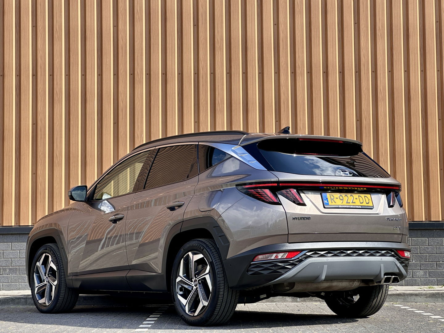 Hyundai Tucson 1.6 T-GDI PHEV Premium 4WD | Adaptive Cruise Control | Stoelverwarming/Verkoeling | KRELL | Stuurverwarming | Apple Carplay | Android Auto | 360 Camera | Elektrische Stoel + Memory | 19" Lichtmetaal