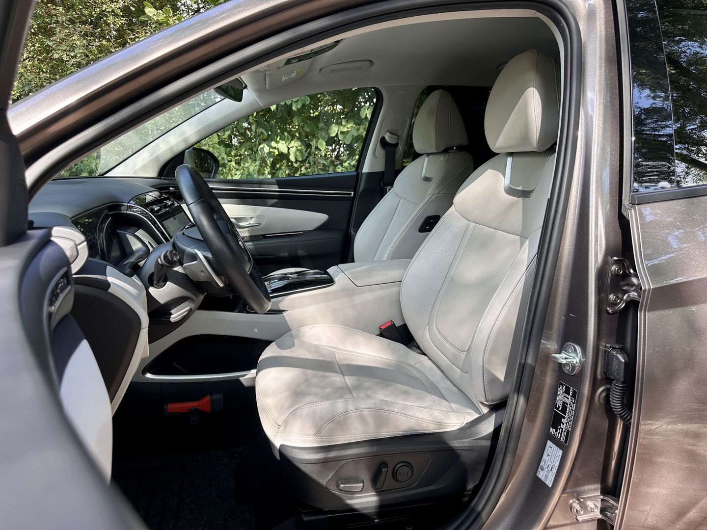 Hyundai Tucson 1.6 T-GDI PHEV Premium 4WD | Adaptive Cruise Control | Stoelverwarming/Verkoeling | KRELL | Stuurverwarming | Apple Carplay | Android Auto | 360 Camera | Elektrische Stoel + Memory | 19" Lichtmetaal