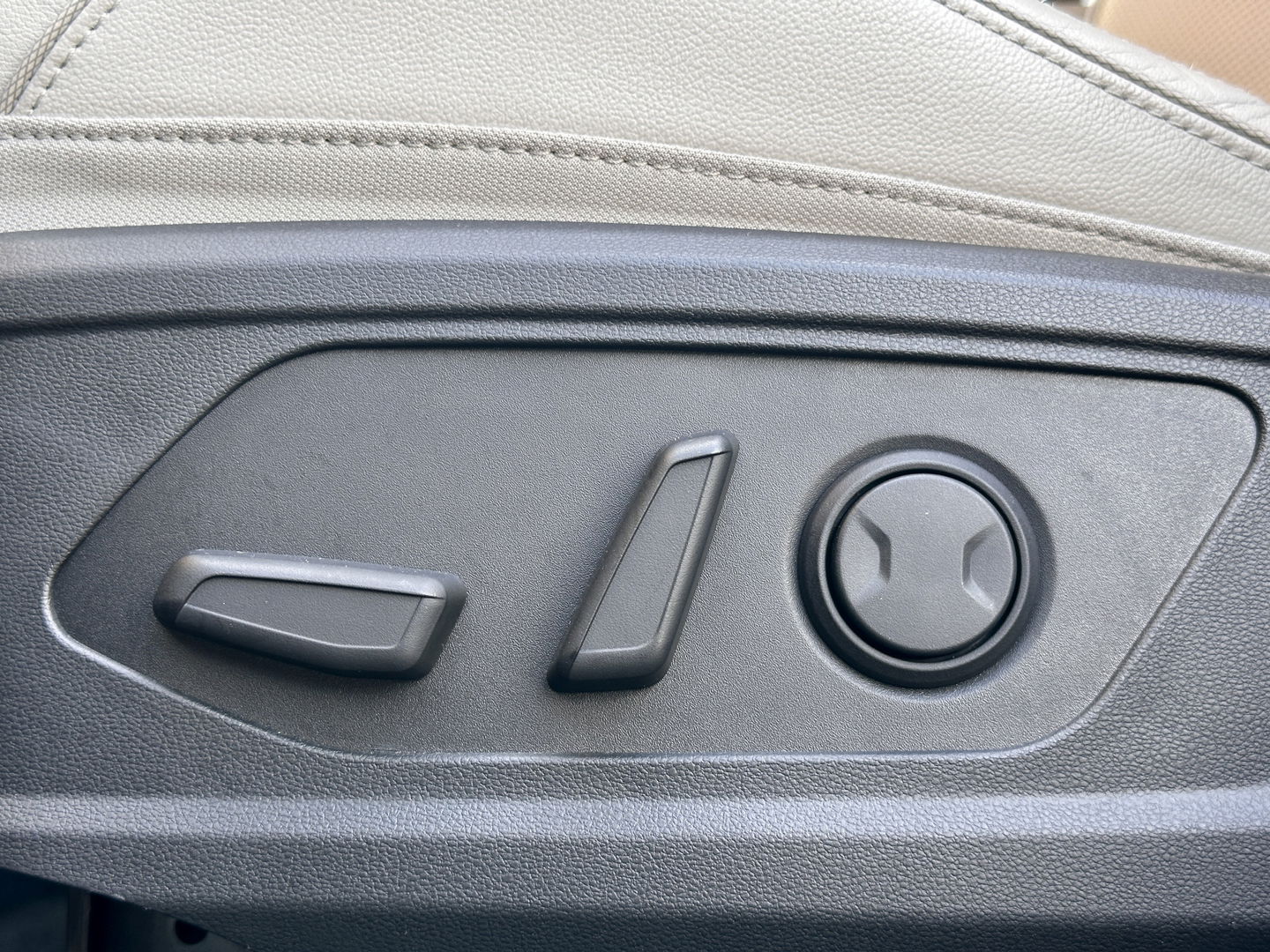 Hyundai Tucson 1.6 T-GDI PHEV Premium 4WD | Adaptive Cruise Control | Stoelverwarming/Verkoeling | KRELL | Stuurverwarming | Apple Carplay | Android Auto | 360 Camera | Elektrische Stoel + Memory | 19" Lichtmetaal