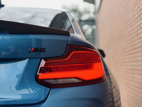 BMW M2 DCT Coupé | 370 PK! | Harman/Kardon | DAB | Leder | Carbon | Camera | 19" Lichtmetaal | Lane Assist | LED | Memory Seat | Navigatie | Cruise Control |